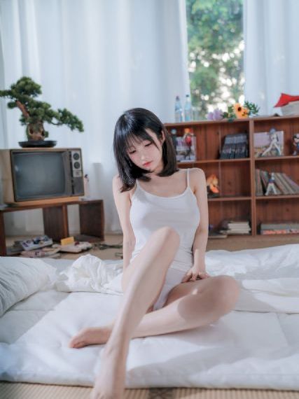 国产美女美乳成人mv_高清免费观看视频