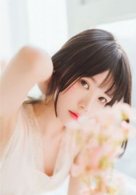 丰满的亚洲女人毛茸茸_1080超清免费观看